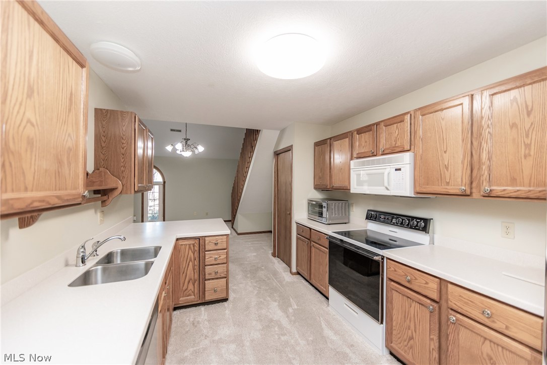 Villas/Buckingham Gate Condo - Residential