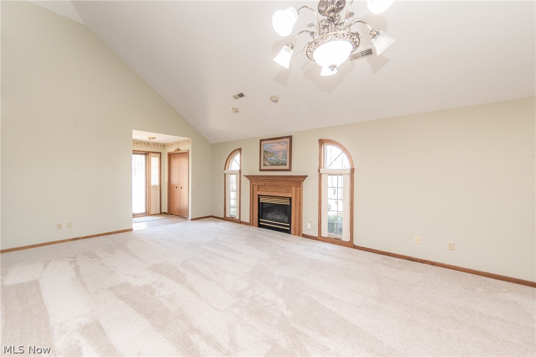 Villas/Buckingham Gate Condo - Residential