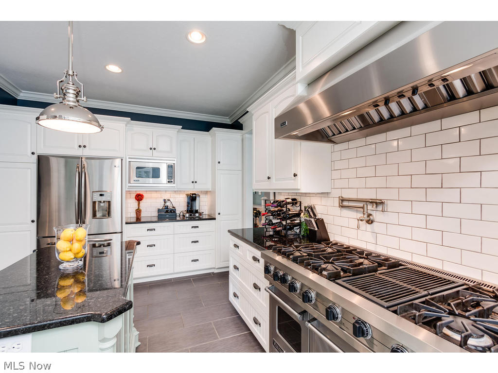 Colonial Hills - Residential