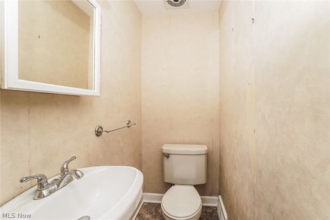 Tiny photo for 2371 Loyola Road, University Heights, OH 44118 (MLS # 5209197)