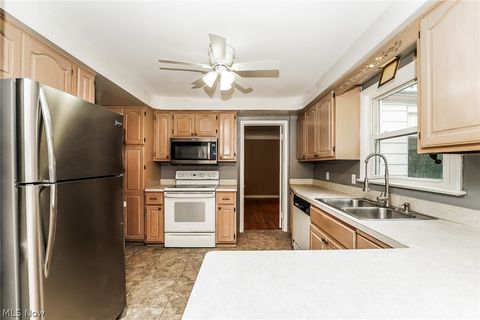 Tiny photo for 2371 Loyola Road, University Heights, OH 44118 (MLS # 5209197)