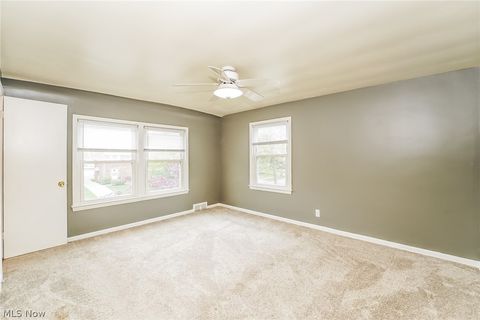 Tiny photo for 2371 Loyola Road, University Heights, OH 44118 (MLS # 5209197)