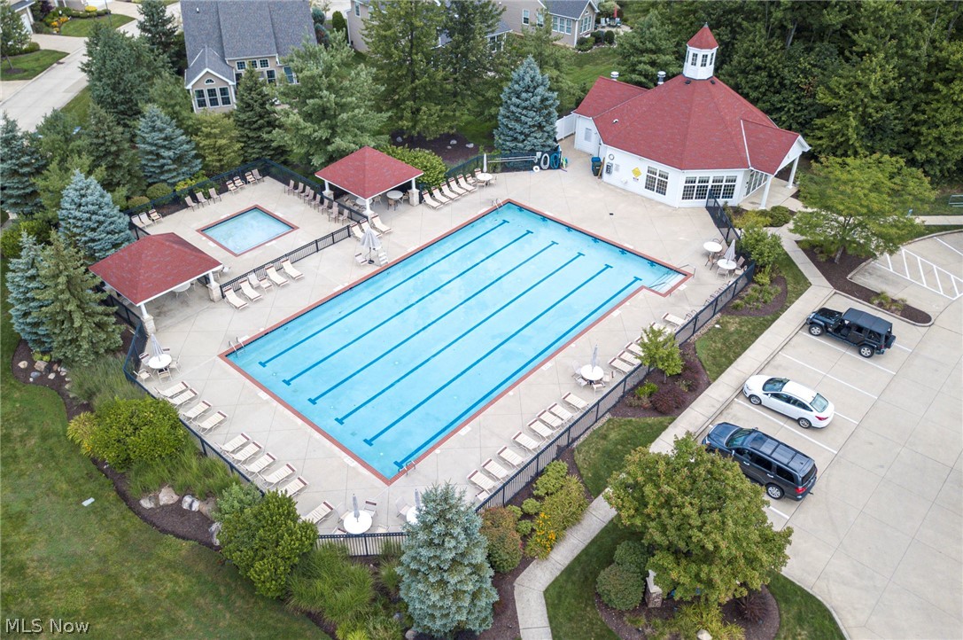 Legacy Pointe #5 Condos - Residential