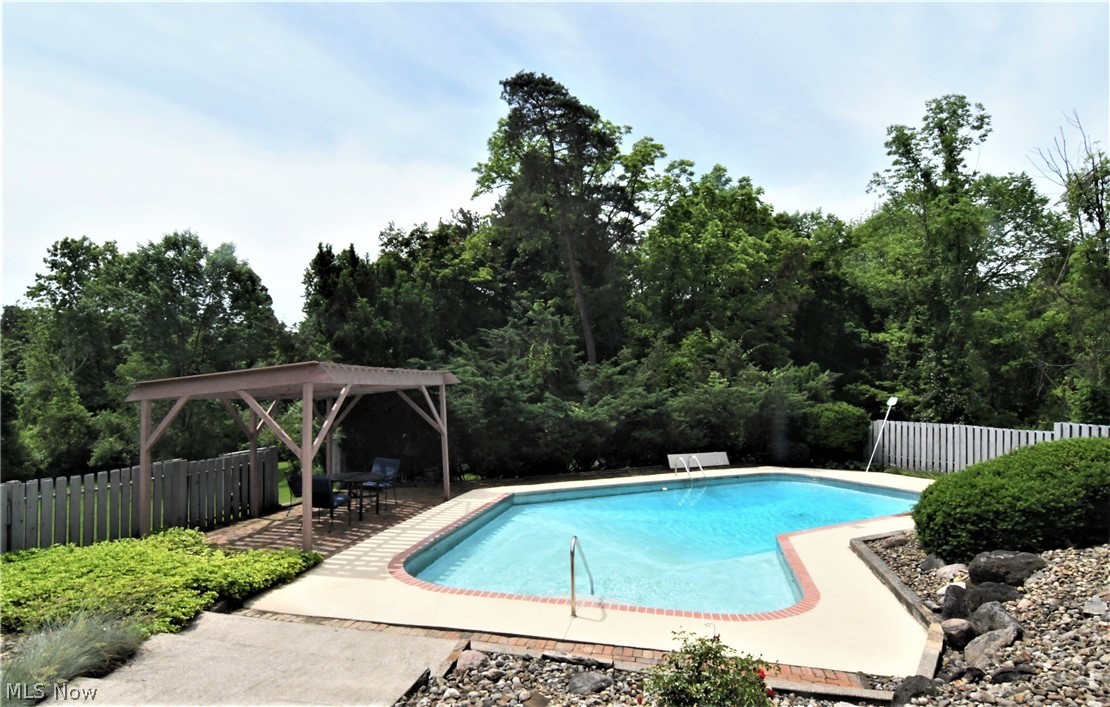 Sugar Bush Knolls - Residential