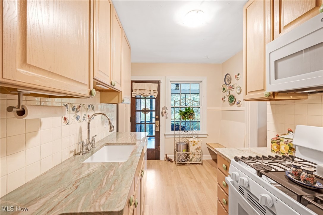 2576 S Taylor Road, Cleveland Heights, Ohio image 9