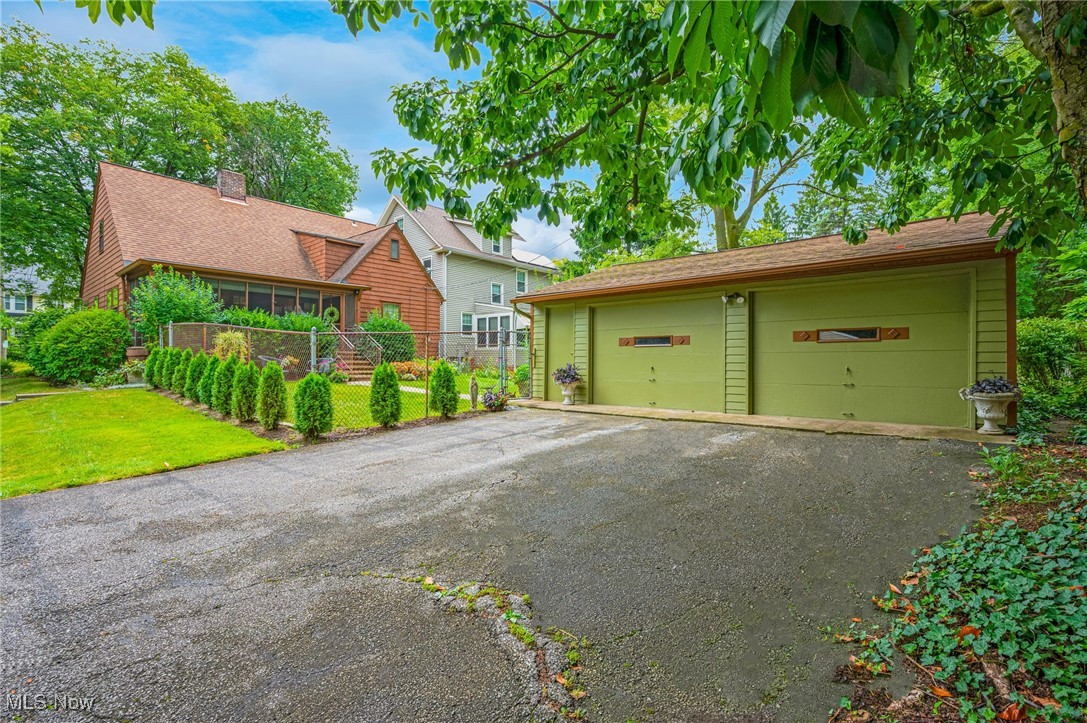 2576 S Taylor Road, Cleveland Heights, Ohio image 2