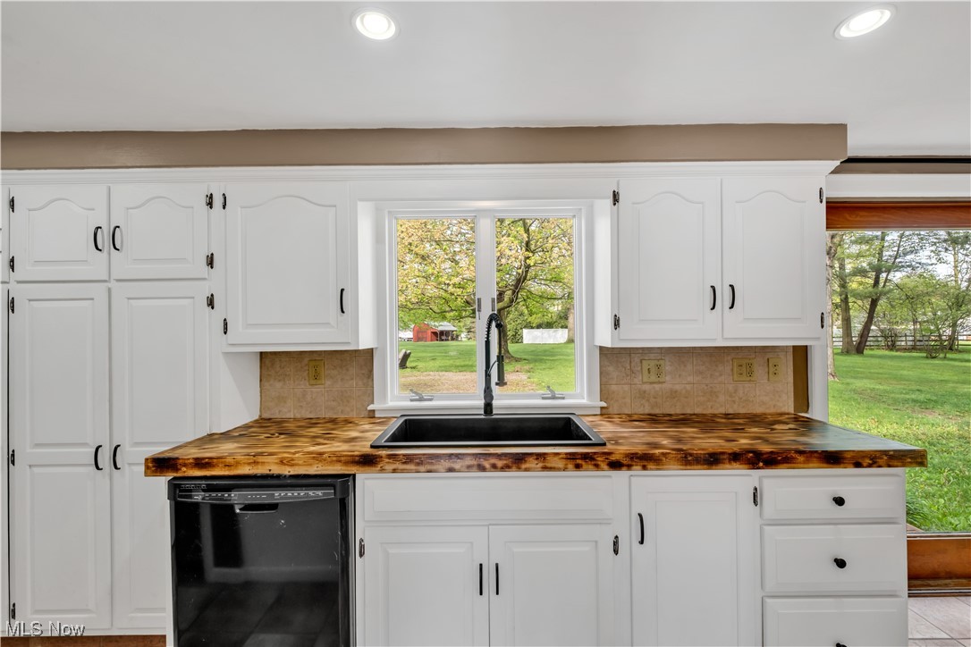 116 Idlewood Drive, Amherst, Ohio image 14