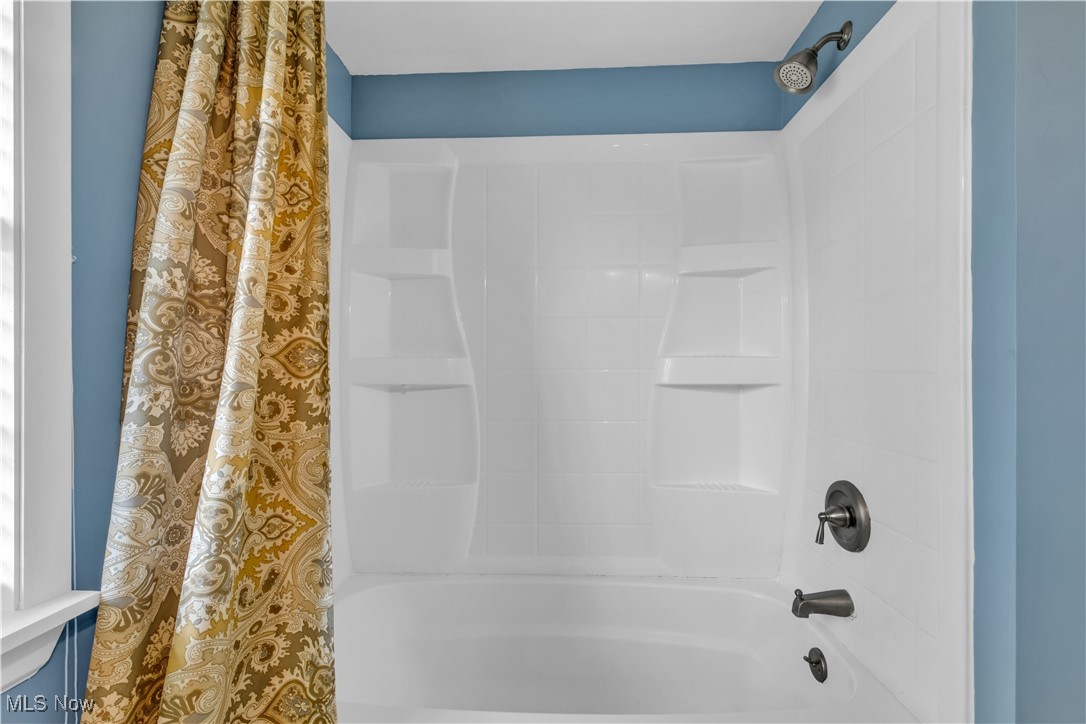 116 Idlewood Drive, Amherst, Ohio image 24