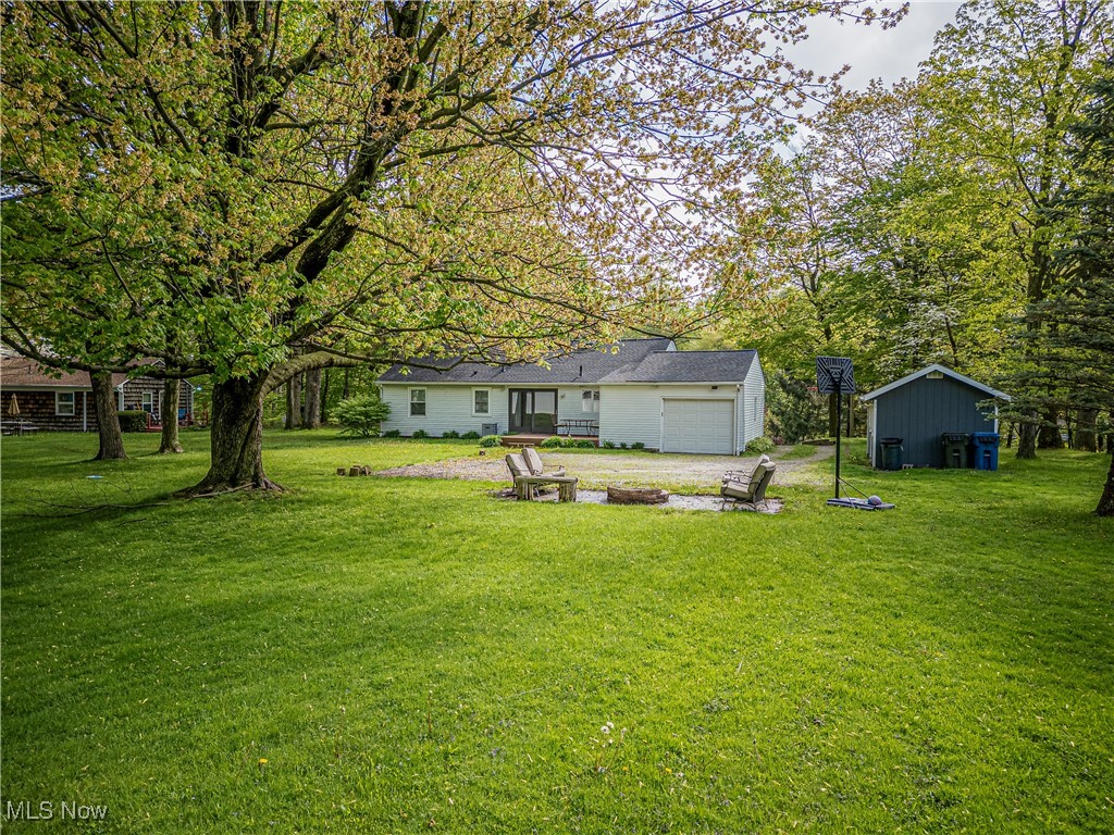 116 Idlewood Drive, Amherst, Ohio image 5