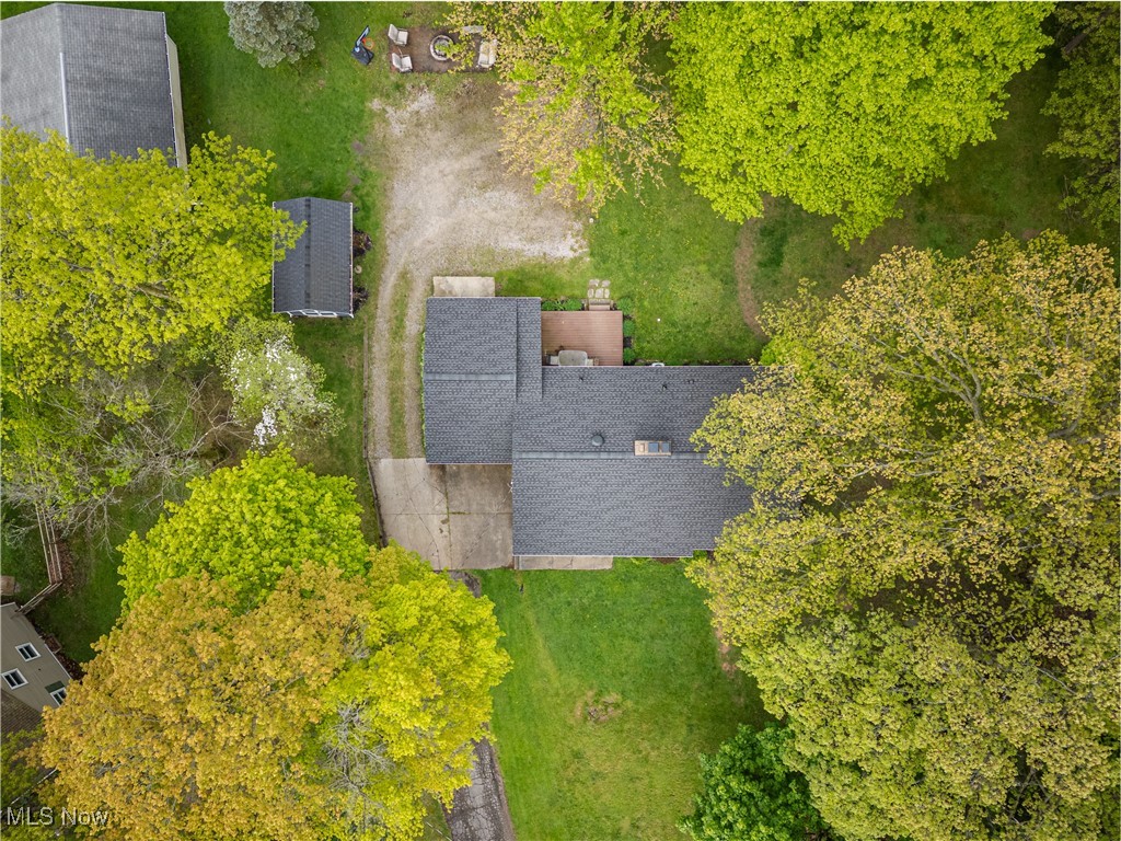 116 Idlewood Drive, Amherst, Ohio image 7