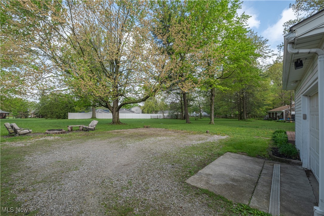 116 Idlewood Drive, Amherst, Ohio image 4