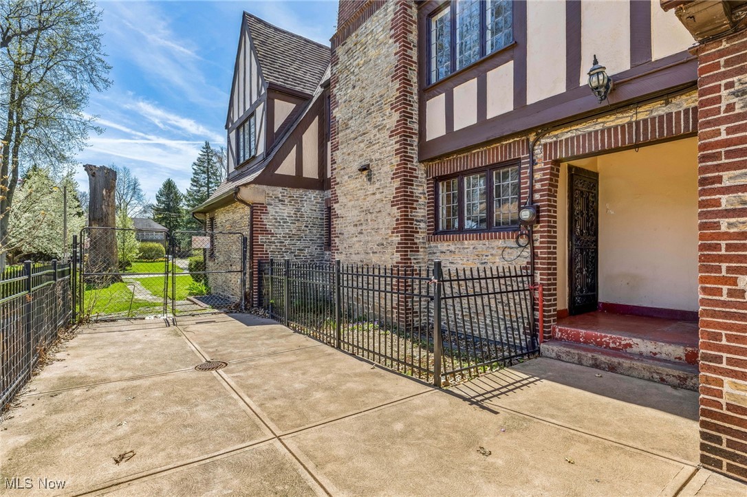 10116 Edgewater Drive, Cleveland, Ohio image 45
