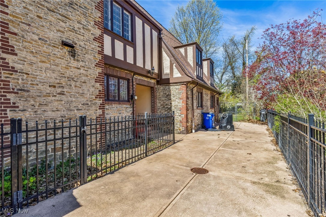 10116 Edgewater Drive, Cleveland, Ohio image 44
