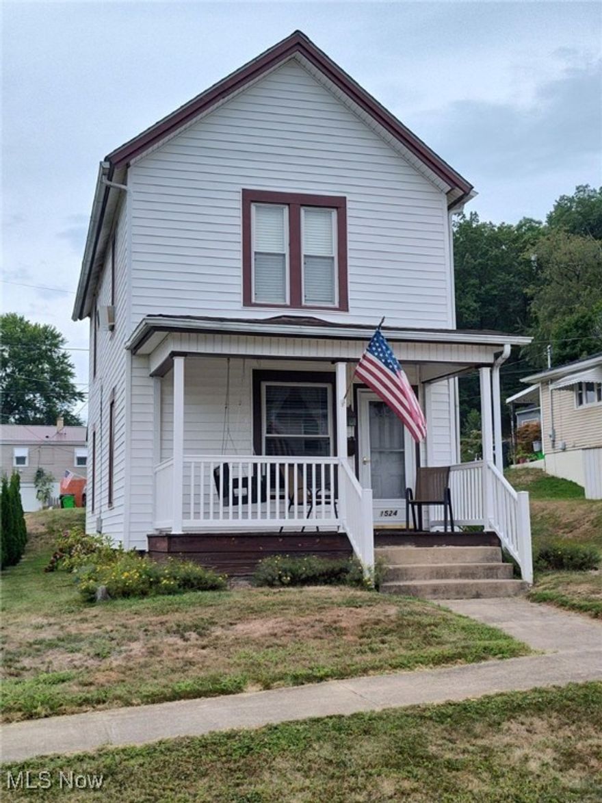 2 Bedroom, 1.5 bath home located on Orchard St. in Coshocton.