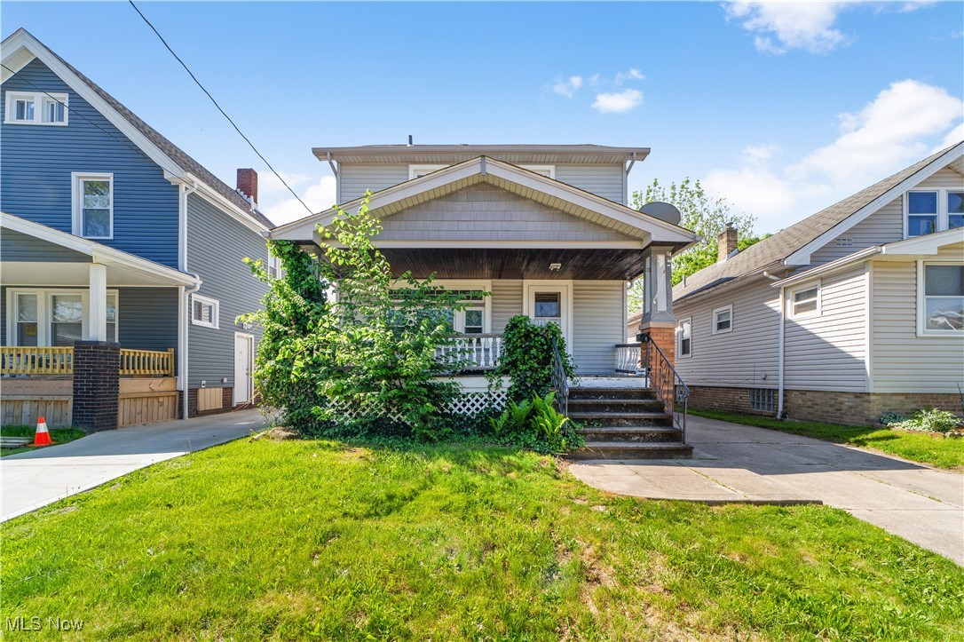 3 bedroom on Cleveland's Westside. Ready for Renovation