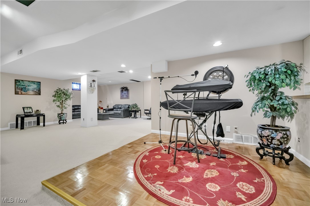 6722 Silvermound Drive, Mentor, Ohio image 43