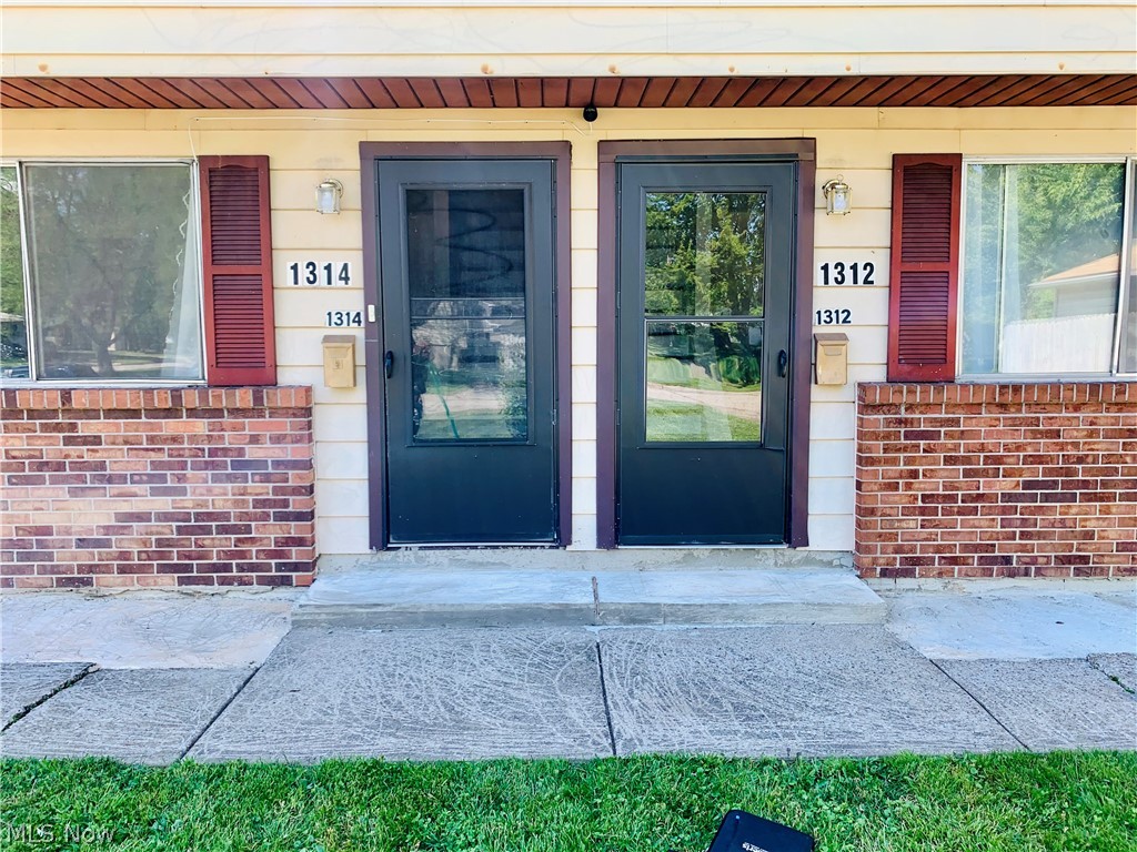 Hoy Lo Mae - Residential Income