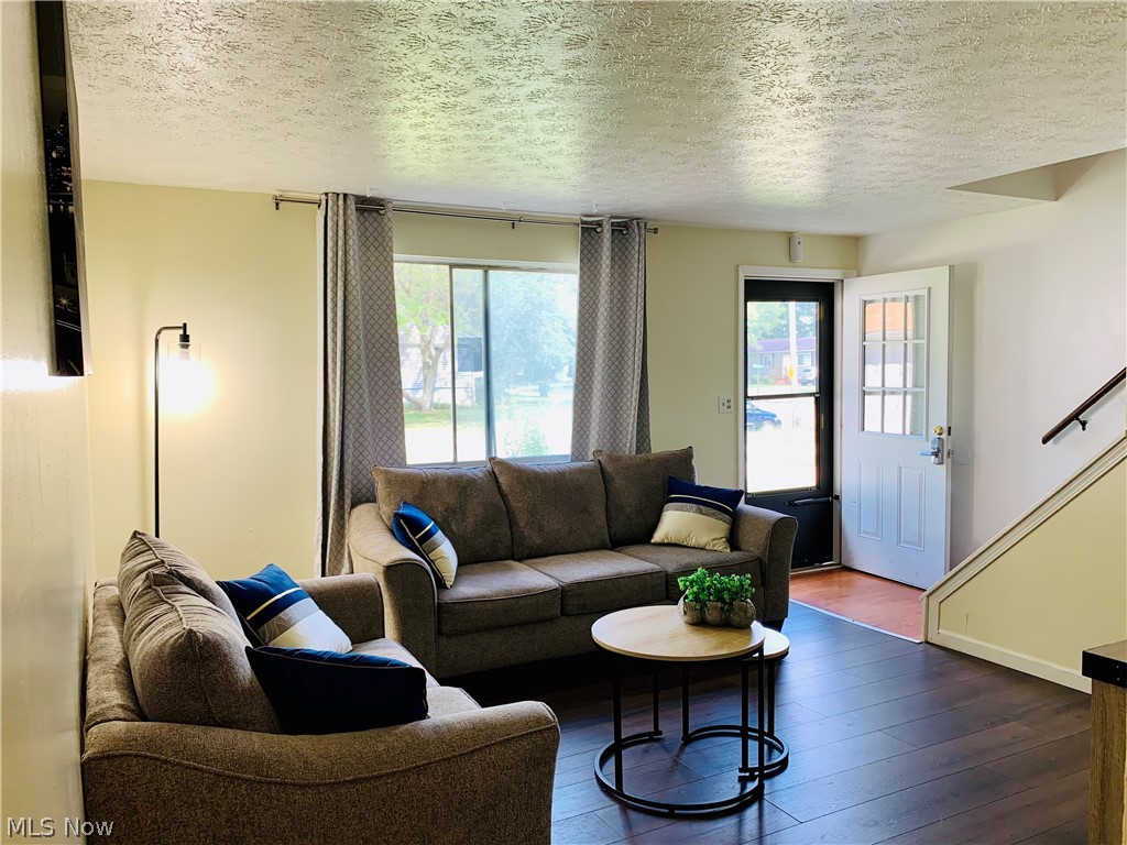 Hoy Lo Mae - Residential Income