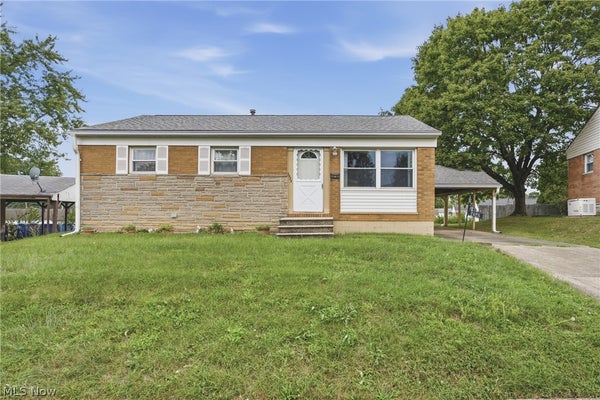 2425 REGENTVIEW ST NE, CANTON, OH 44705 - Image 27cadb75fc0294dde205d045d0da9bbb/1788590987