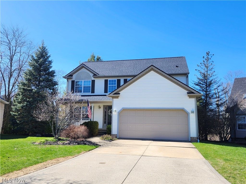 Photo of 107 Cedar Gln, Chardon, OH 44024 (MLS # 5197481)