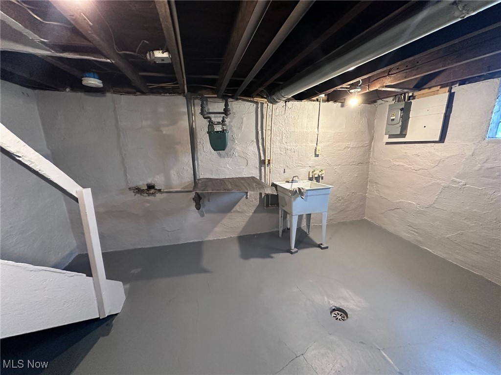 1334 W 6th Street, Lorain, Ohio image 33