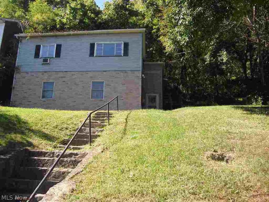 THIS COZY HOME IS IN NEED OF REPAIRS AND IS BEING SOLD IN AS-IS CONDITION.  INVESTORS, THIS COULD BE THE RENTAL PROPERTY YOU'VE BEEN LOOKING FOR. whatever mineral rights that seller owns/if any will transfer. Motivated seller! Make offer!