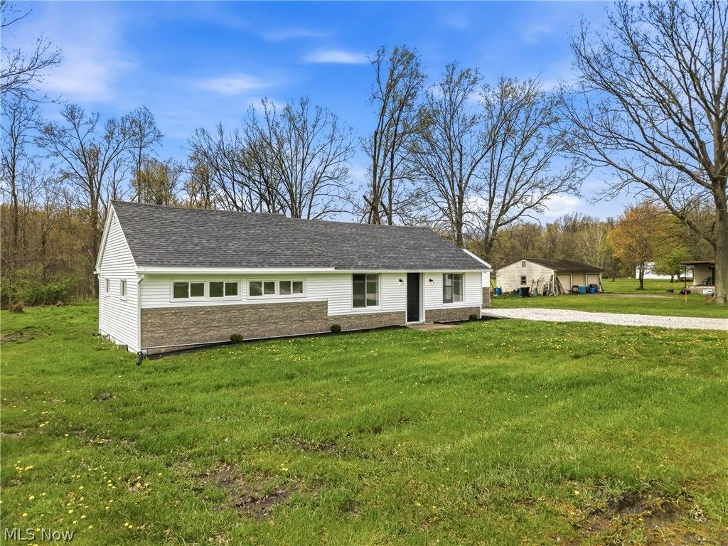 Photo of 847 State Route 534 NW, Newton Falls, OH 44444 (MLS # 5202730)