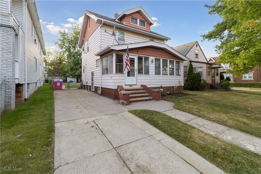 Welcome home to this adorable colonial perfectly situated just steps from Jefferson Park! Featuring an open kitchen and dining room floor plan ideal for entertaining, this home combines classic charm with modern updates. Enjoy two beautifully renovated full bathrooms and a spacious layout filled with natural light. Step outside to your huge fenced-in backyard—perfect for pets, play, or backyard gatherings. Conveniently located close to shopping, restaurants, and all the best the West Side has to offer.
Don’t miss your chance to make this delightful home yours!