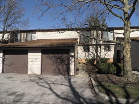 7384 Pine Ridge Court, Middleburg Heights, OH 44130 - MLS#: 5109013