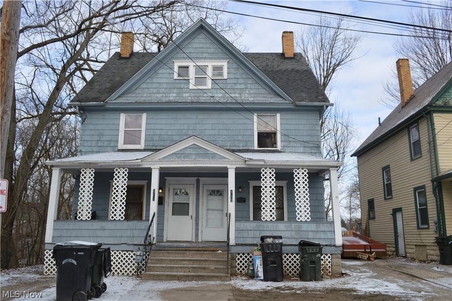 The owner is only interested in selling this property with 9 others in the portfolio.  Great cash flowing duplex on a dead end street.  Owner does NOT pay any utilities.