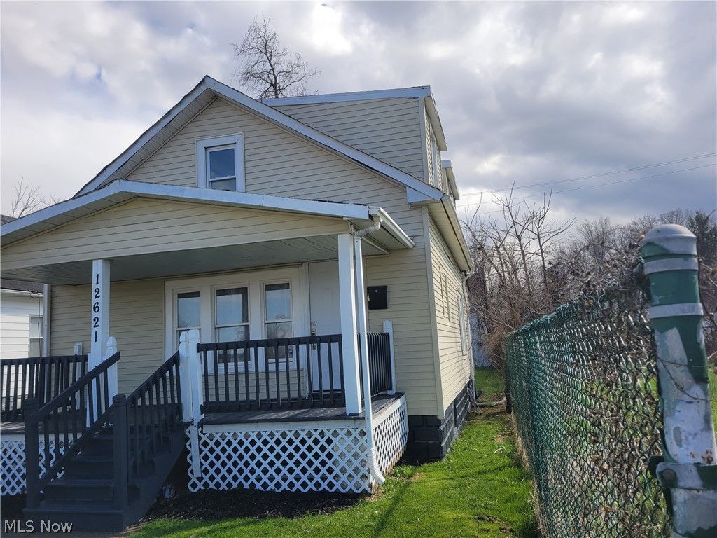 Photo of 12621 Hirst Avenue, Cleveland, OH 44135 (MLS # 5199224)