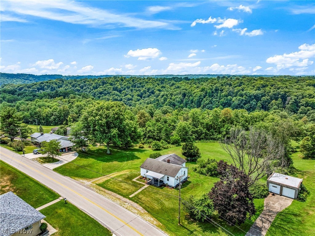 2557 Fernwood Road