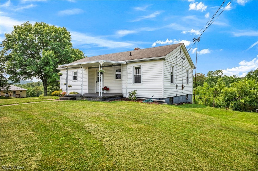 2557 Fernwood Road