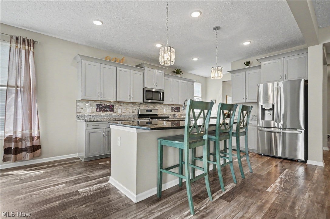 987 Hawkin Lane