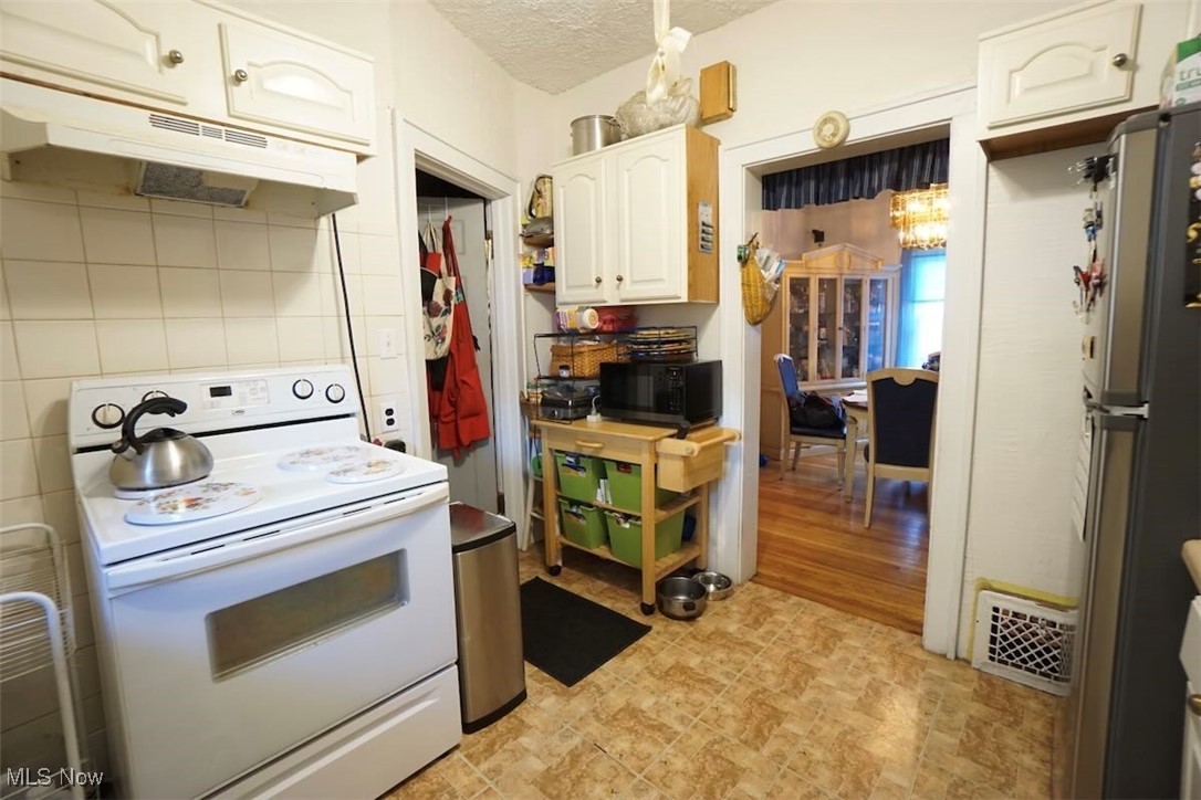3201 Ashwood Road, Cleveland, Ohio image 12