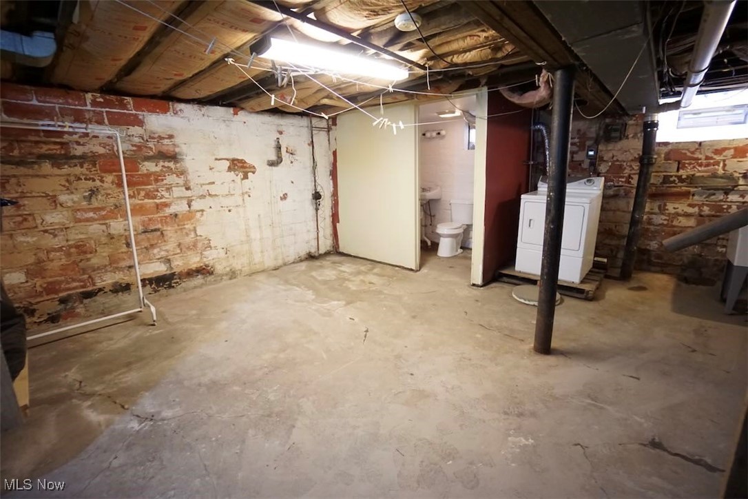 3201 Ashwood Road, Cleveland, Ohio image 23
