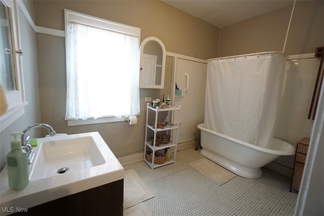 3201 Ashwood Road, Cleveland, Ohio image 16