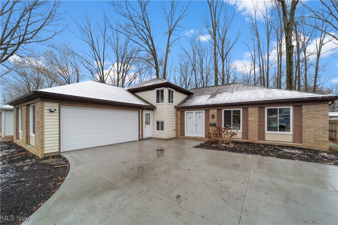 27855 Blossom Boulevard, North Olmsted, Ohio image 2