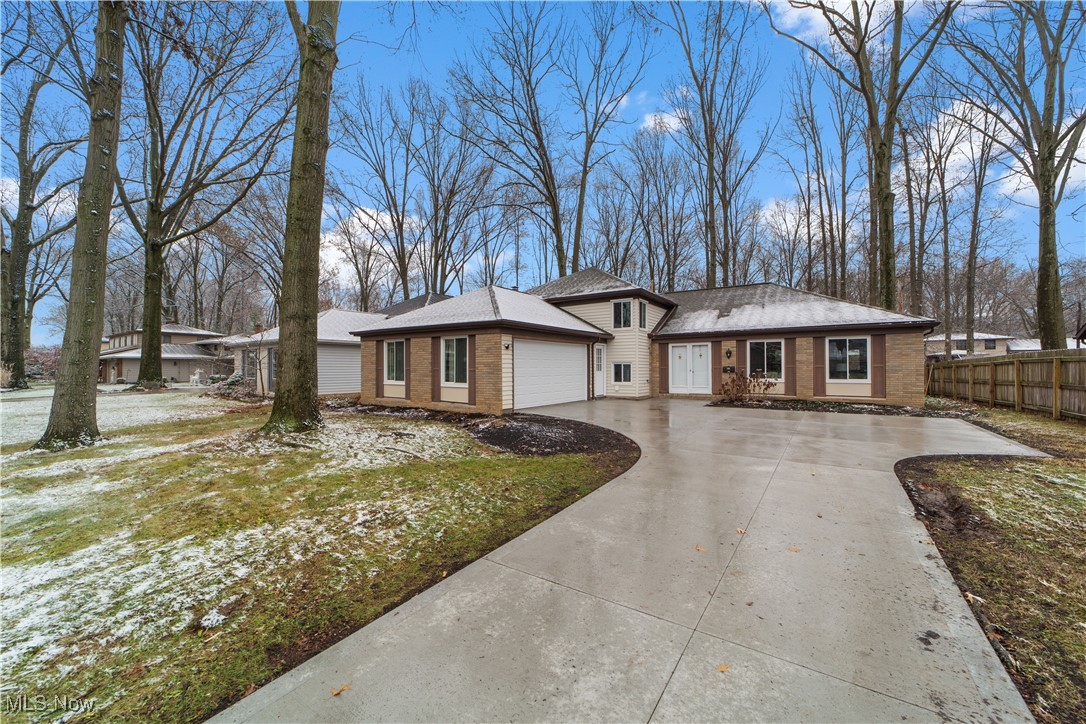 27855 Blossom Boulevard, North Olmsted, Ohio image 1