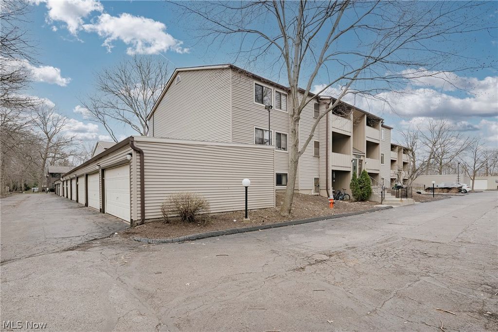 Photo of 1680 Cedarwood Drive #343, Westlake, OH 44145 (MLS # 5195572)