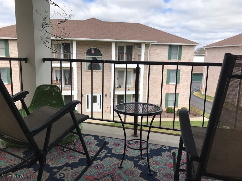 7386 Eisenhower Drive #6, Youngstown, Ohio image 2