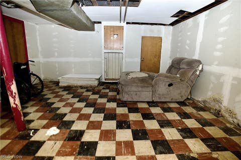 Tiny photo for 9501 Yale Avenue, Cleveland, OH 44108 (MLS # 5239386)