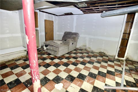 Tiny photo for 9501 Yale Avenue, Cleveland, OH 44108 (MLS # 5239386)
