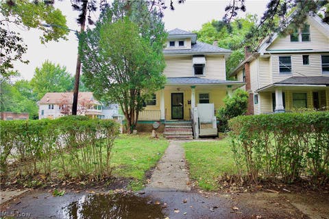 Tiny photo for 9501 Yale Avenue, Cleveland, OH 44108 (MLS # 5239386)
