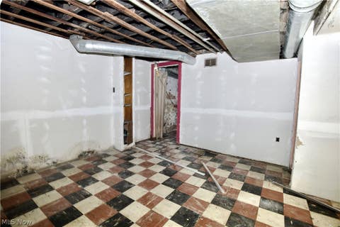 Tiny photo for 9501 Yale Avenue, Cleveland, OH 44108 (MLS # 5239386)