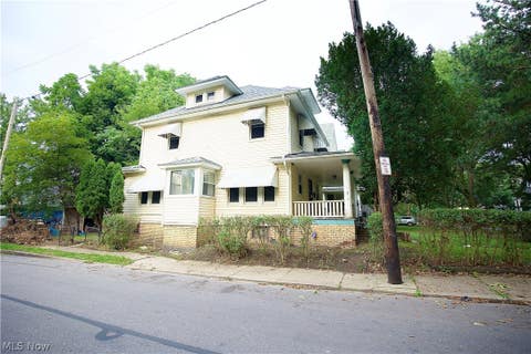 Tiny photo for 9501 Yale Avenue, Cleveland, OH 44108 (MLS # 5239386)