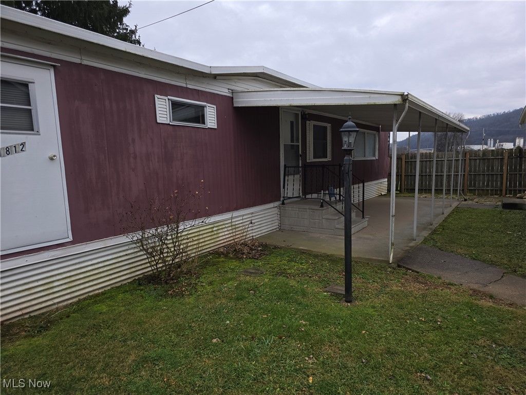 Photo of 1812 Danbury Avenue, Wellsville, OH 43968 (MLS # 5180794)