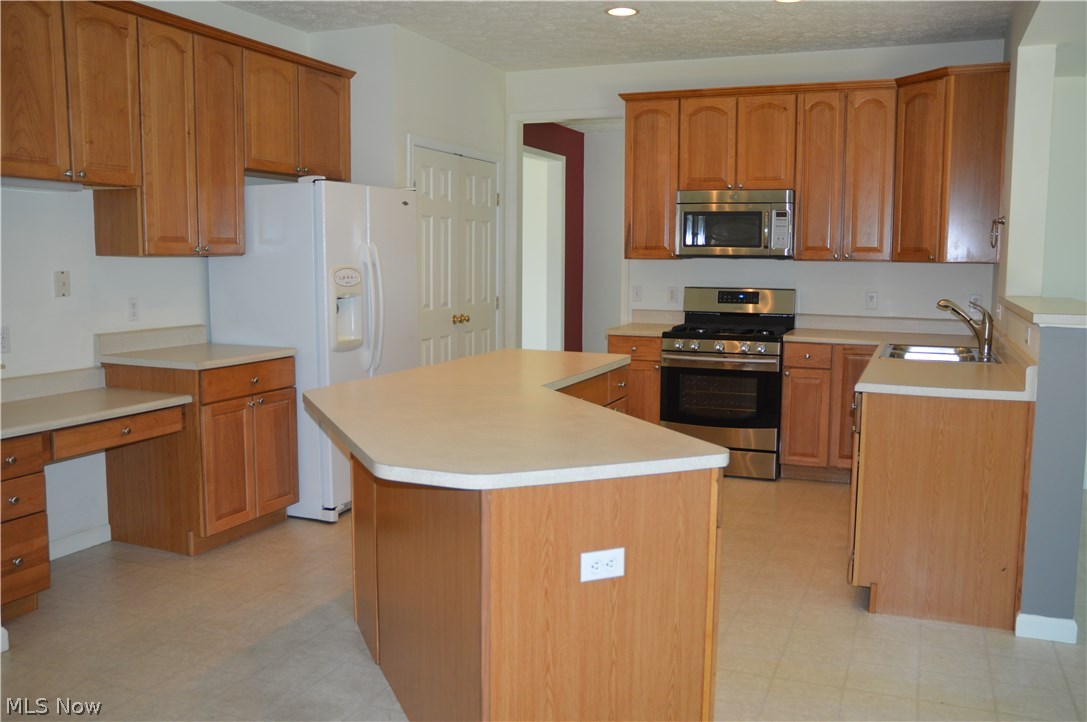 Sutton Woods Estates Ph 4 - Residential Lease