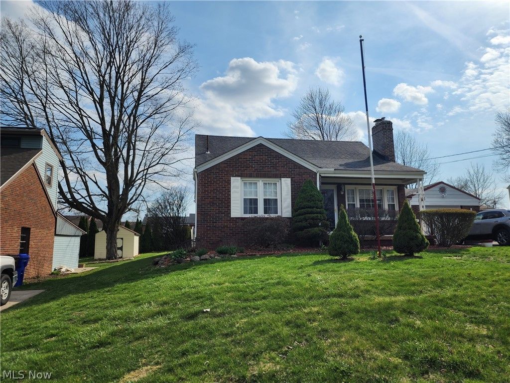 Photo of 2451 W Manor Avenue, Poland, OH 44514 (MLS # 5196490)