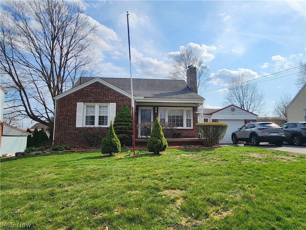 Photo of 2451 W Manor Avenue, Poland, OH 44514 (MLS # 5196490)